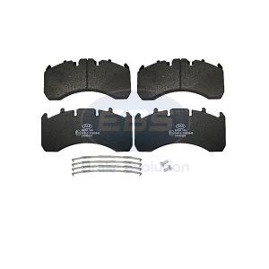 BRAKE PAD SET REG90 - C/W FITTING KIT